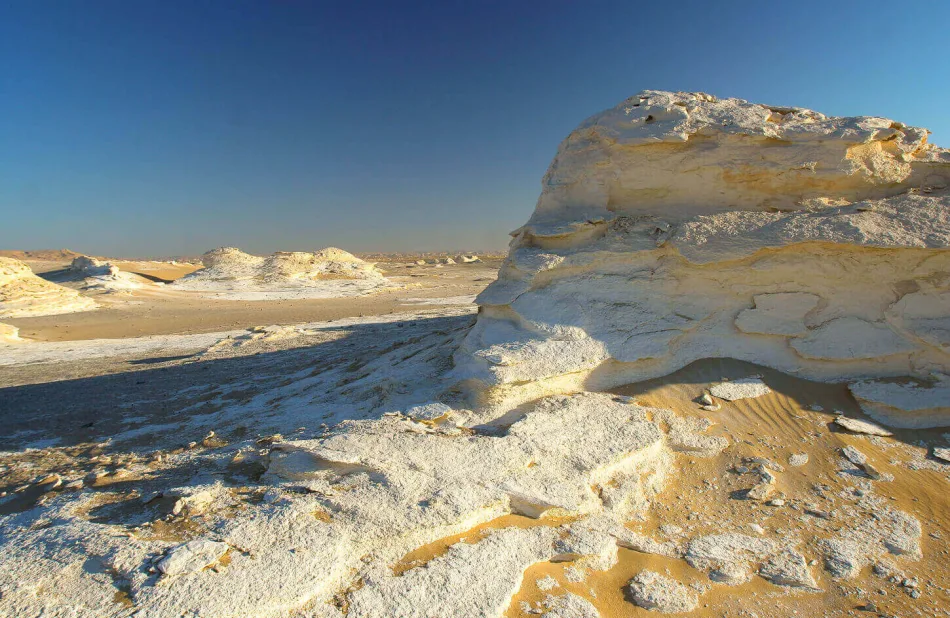 the White Desert Protected Area, is a national park in Egypt