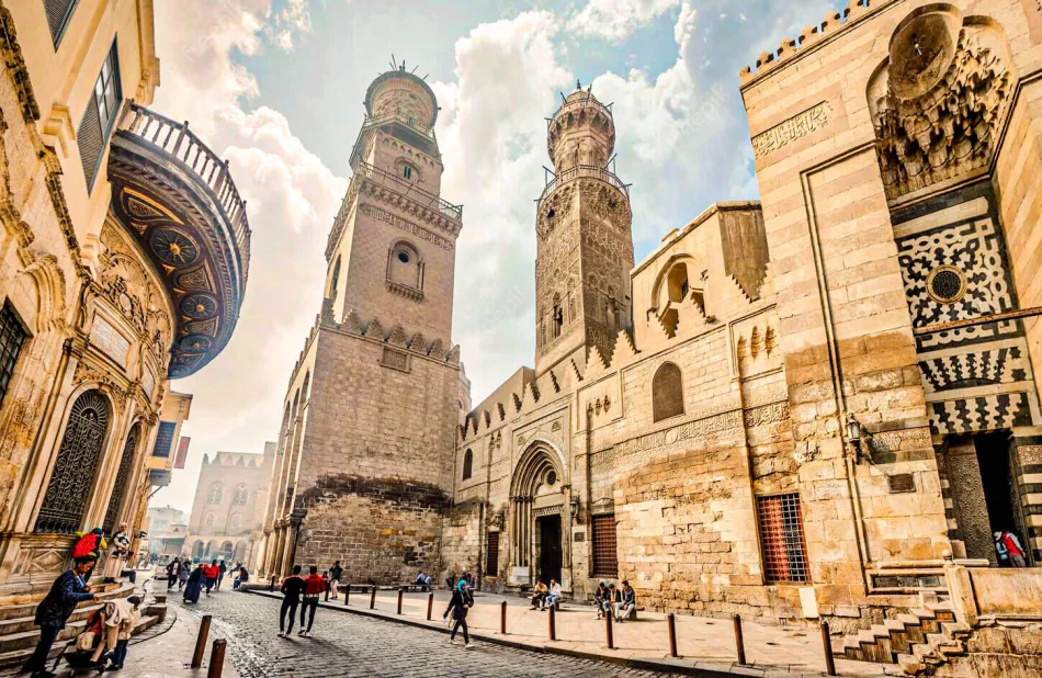 El Muizz Street