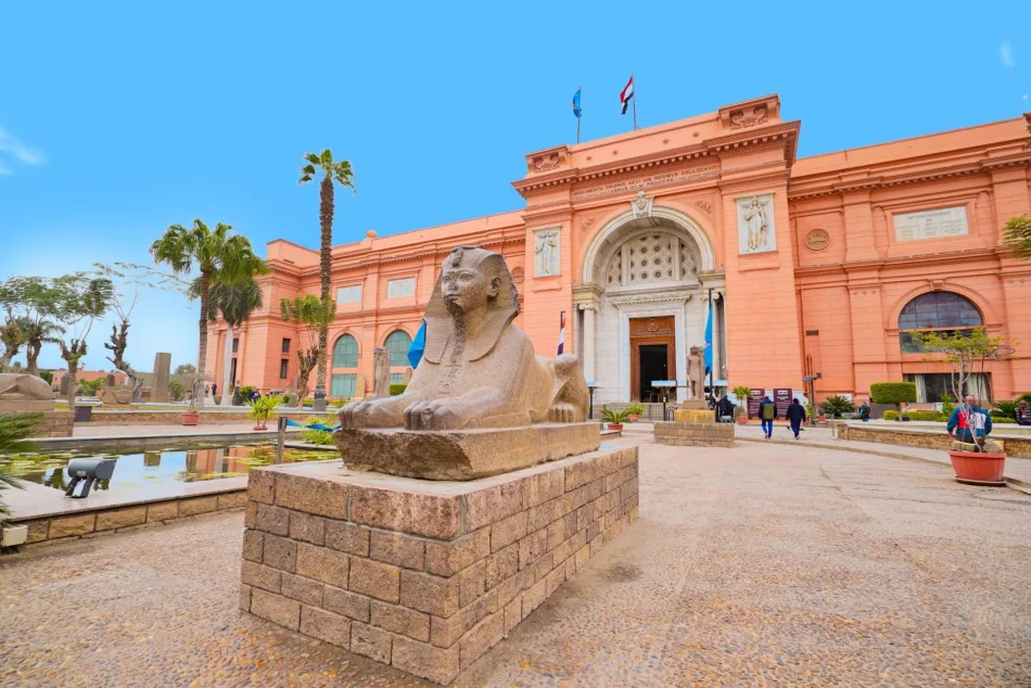 Entrance to Egyptian Museum Cairo – Gateway to Ancient Egypt
